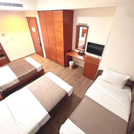 Caesar'S Park Hotel Бейрут Екстериор снимка