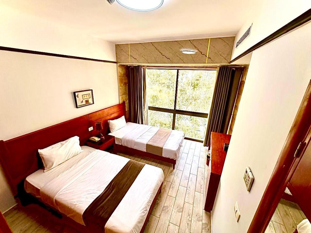 Caesar'S Park Hotel Бейрут Екстериор снимка