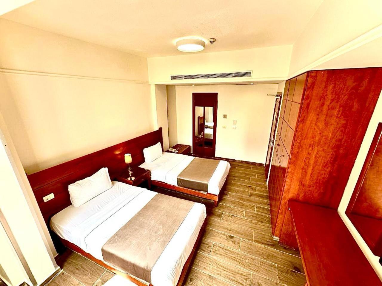 Caesar'S Park Hotel Бейрут Екстериор снимка