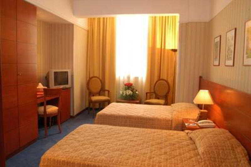 Caesar'S Park Hotel Бейрут Екстериор снимка
