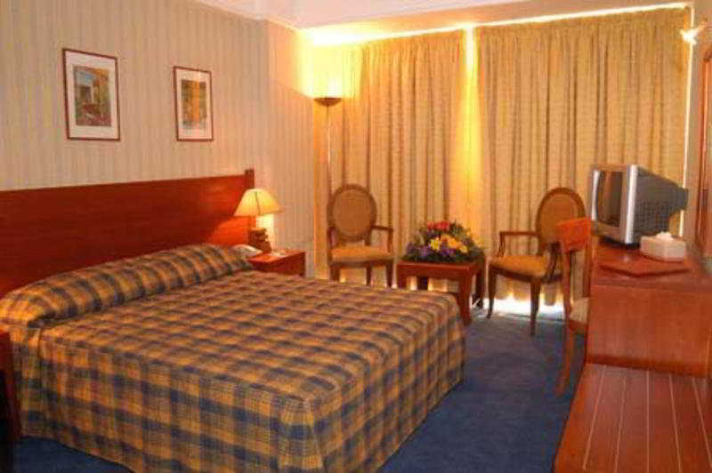Caesar'S Park Hotel Бейрут Екстериор снимка