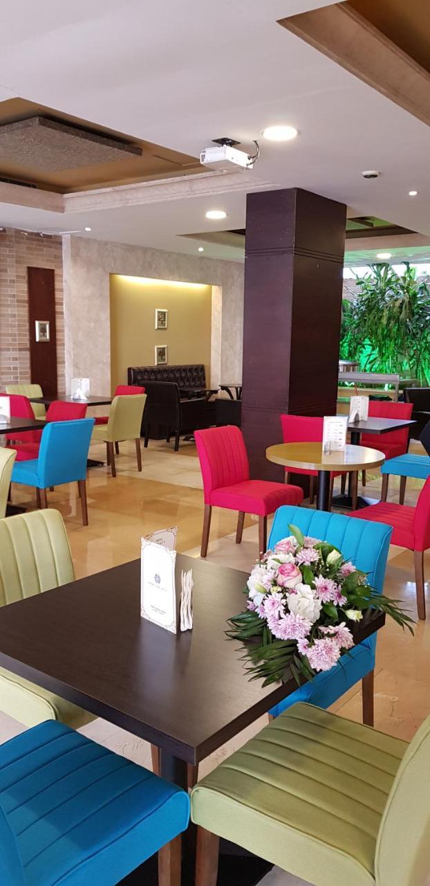 Caesar'S Park Hotel Бейрут Екстериор снимка