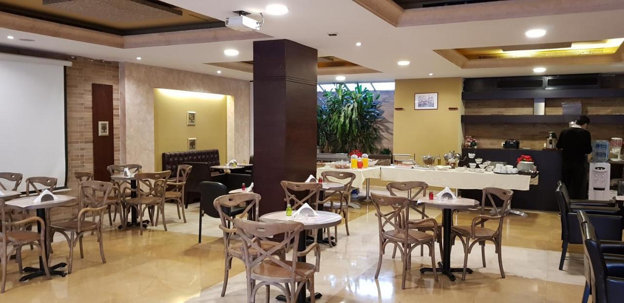 Caesar'S Park Hotel Бейрут Екстериор снимка